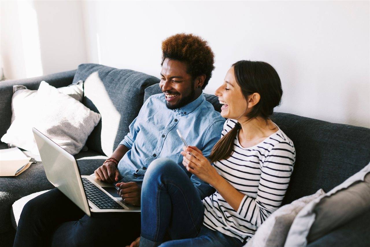 4 Ways to Use Technology to Simplify Your Home Buying Process